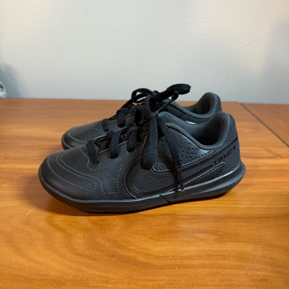 Nike Junior Toddler‎ Tiempo Legend 9 Club Indoor Soccer Cleats Black DA1332 K11